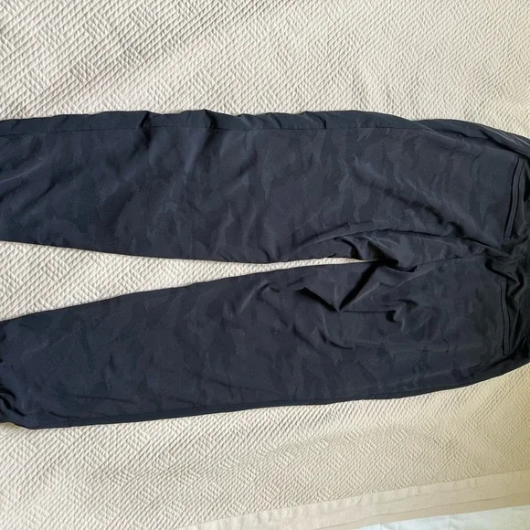 Athleta Brooklyn Textured Lined Jogger Size 8 Camo - Picture 2 of 8